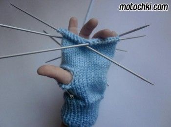 Как связать детские варежки спицами