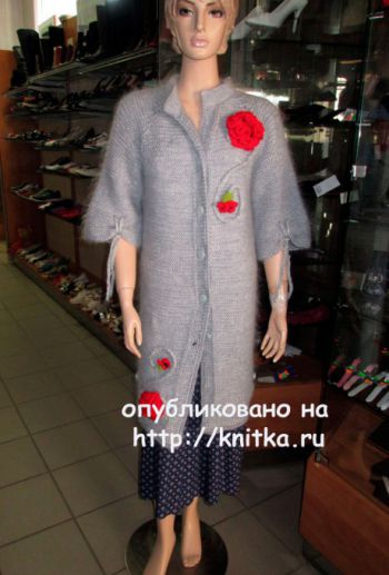 Пальто спицами. Работа Марии Гнедько. Вязание спицами.