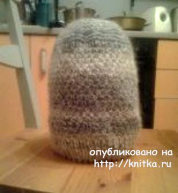 Вязаная спицами шапка. Работа Светланы. Вязание спицами.