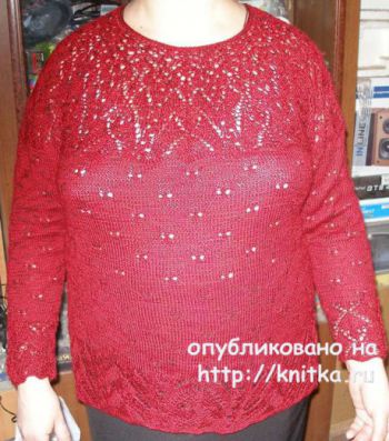 Женский свитер спицами. Работа Елены. Вязание спицами.