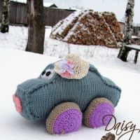 Вязаная игрушка машинка.
