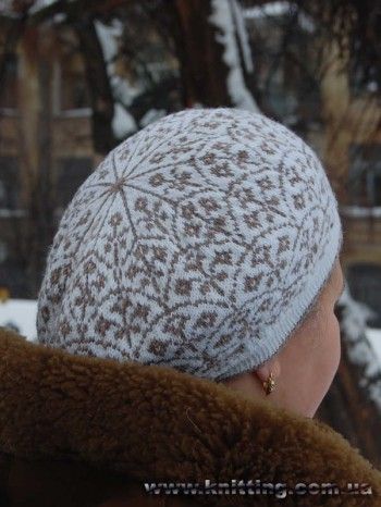 Жаккардовый берет, связанный спицами. Вязание спицами.