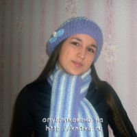 Вязаная комплект: берет и шарф.