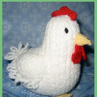 Вязаная игрушка курица - несушка.