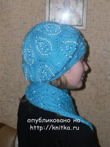 Берет и шарфик – работа Ирины. Вязание спицами.