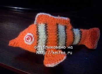 Вязаная спицами игрушка рыбка Немо. Вязание спицами.