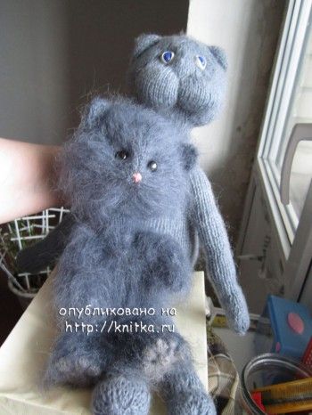 Пушистые игрушки – работы Наталии. Вязание спицами.