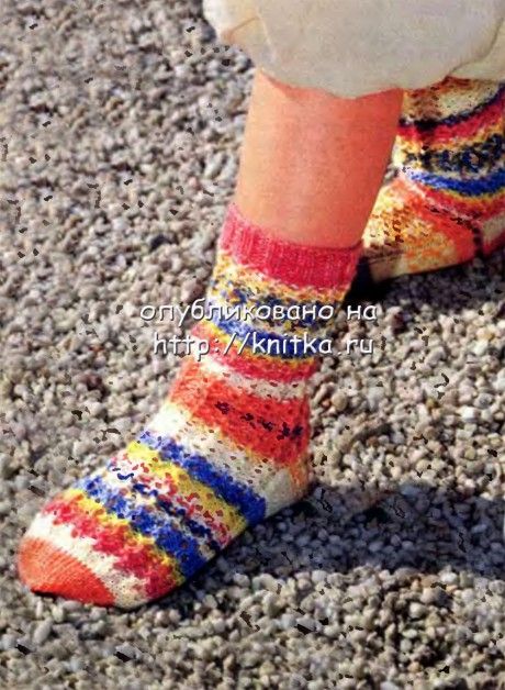 фото цветных ажурных носков