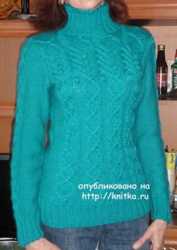 Вязаный спицами свитер - работа Марины