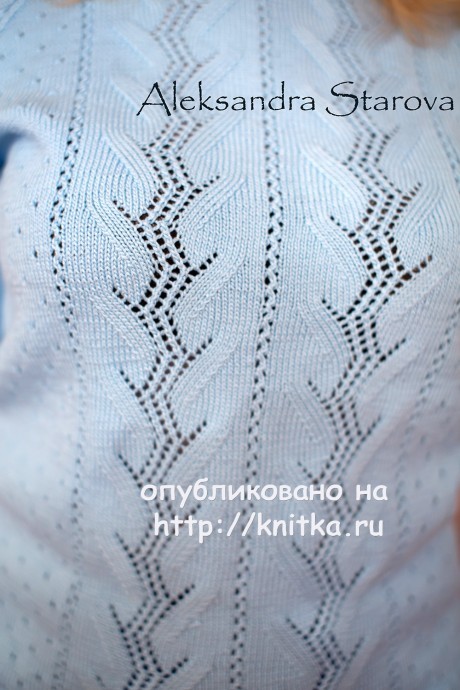 Голубой пуловер спицами. Работа Александры вязание и схемы вязания