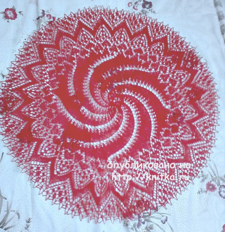 Красная салфетка спицами. Работа Васюткиной Ирины вязание и схемы вязания