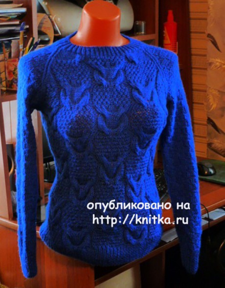 Синий джемпер спицами. Работа Марины Ефименко вязание и схемы вязания