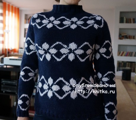 Женский свитер спицами. Работа Марии вязание и схемы вязания