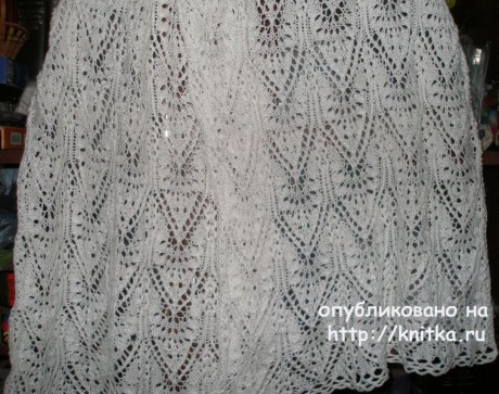 Белый ажурный палантин спицами. Работа Елены вязание и схемы вязания