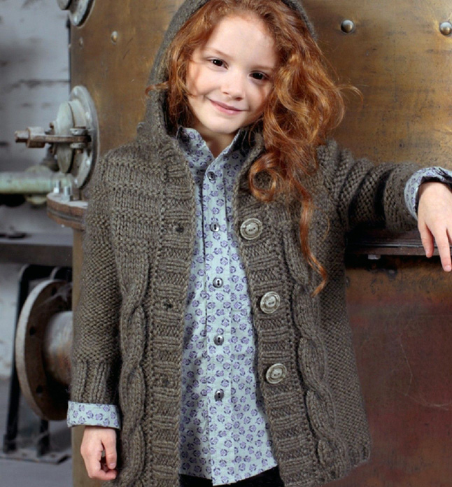 Вязаные детские пальто и жакеты: самые стильные предметы гардероба