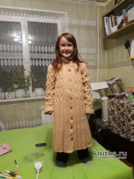 Вязаное пальто для девочки 6-7 лет. Работа Ольги вязание и схемы вязания