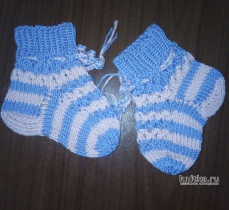 Ажурные детски носки спицами. Работа Ольги Андреевой. Вязание спицами.