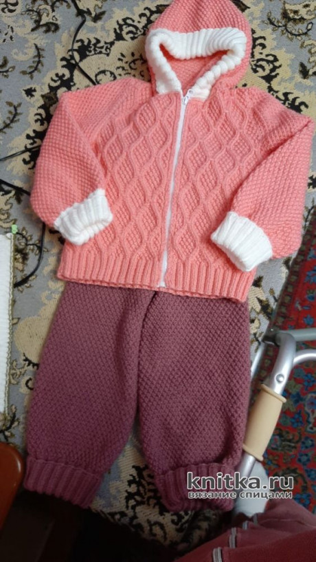 Вязаные штанишки для девочки 3-4 лет. Работа Екатерины SEY. Вязание спицами.