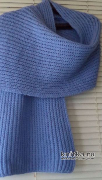 Вязанный спицами шарф английской резинкой. Работа Анны