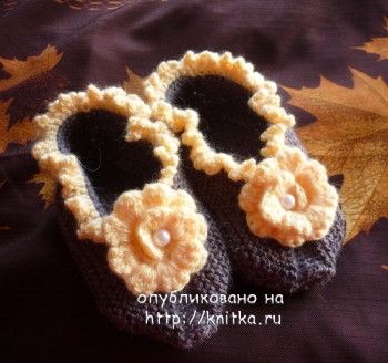 Тапочки – следочки связанные спицами. Вязание спицами.