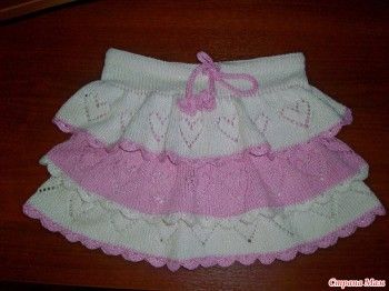 Пышная юбочка в сердечках. Вязание спицами.